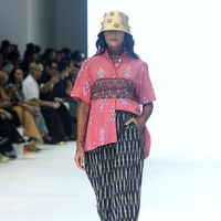 Fashion show Ikat by Didiet Maulana mengangkat tema The Wiron, berlangsung di Jakarta Fashion Week 2024, Pondok Indah Mal 3, Jakarta, Senin [23/10/2023]. Foto: Mohammad Abduh/detikcom. 