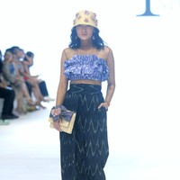Fashion show Ikat by Didiet Maulana mengangkat tema The Wiron, berlangsung di Jakarta Fashion Week 2024, Pondok Indah Mal 3, Jakarta, Senin [23/10/2023]. Foto: Mohammad Abduh/detikcom. 