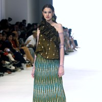 Fashion show Ikat by Didiet Maulana mengangkat tema The Wiron, berlangsung di Jakarta Fashion Week 2024, Pondok Indah Mal 3, Jakarta, Senin [23/10/2023]. Foto: Mohammad Abduh/detikcom. 