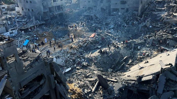 Israel kembali menyerang kamp pengungsi Gaza di Jabalia. Kamp pengungsi terbesar itu kini porak-poranda.