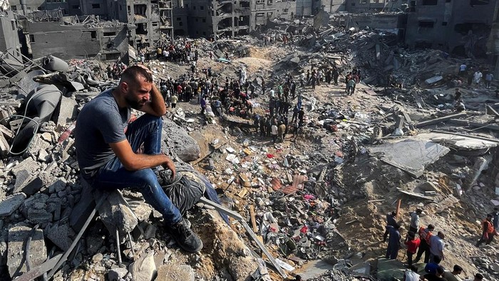 Israel kembali menyerang kamp pengungsi Gaza di Jabalia. Kamp pengungsi terbesar itu kini porak-poranda.