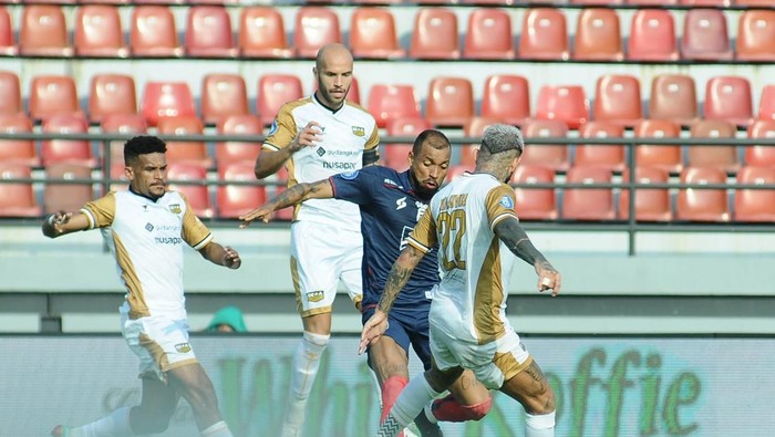 Laga Arema FC vs Dewa United