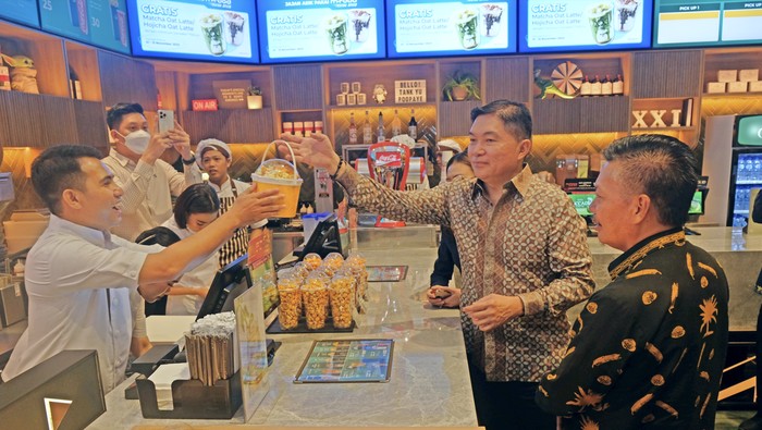 Cinema XXI membuka The Park Kendari XXI sebagai bagian dari komitmen XXI untuk membuka sekitar hampir 80 layar baru hingga akhir 2023. Dilengkapi dengan empat Studio Deluxe dengan harga tiket mulai dari Rp35.000.