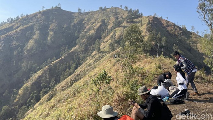 Mengejar sunrise di Bukit Trunyan