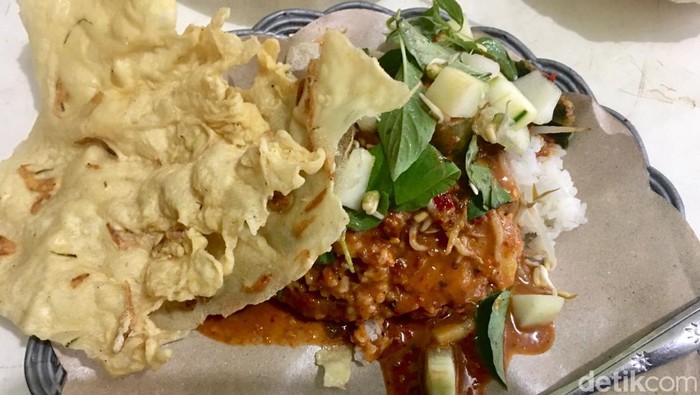 Nasi Pecel Bambu Runcing Surabaya yang enak, murah dan bikin kenyang