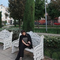 Meski pergi berlibur sambil membawa anak namun Nikita Willy tetap bisa tampil cantik dan stylish. Tak heran jika dirinya kerap mendapat julukan hot mom dari para netizen. Foto: Instagram/@nikitawillyofficial94