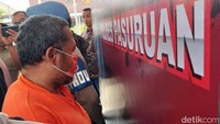 Kepolisian membongkar motif Khoiri yang tega bunuh menantunya saat mengandung 7 bulan itu.Ternyata, Khoiri menggorok leher sang menantu usai ajakan bercintanya ditolak.