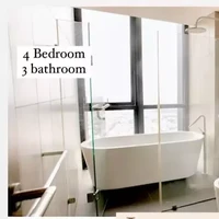 Potret kamar mandi di penthouse mewah milik Chelsea. Dilengkapi dengan shower, bathtub, dan wastafel, fasilitas kamar mandi tersebut tampak cukup lengkap. Foto: Instagram/@chelseaoliviaa