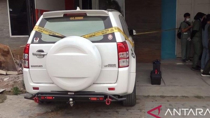 Polisi menggeledah rumah diduga tempat aborsi di Jaktim