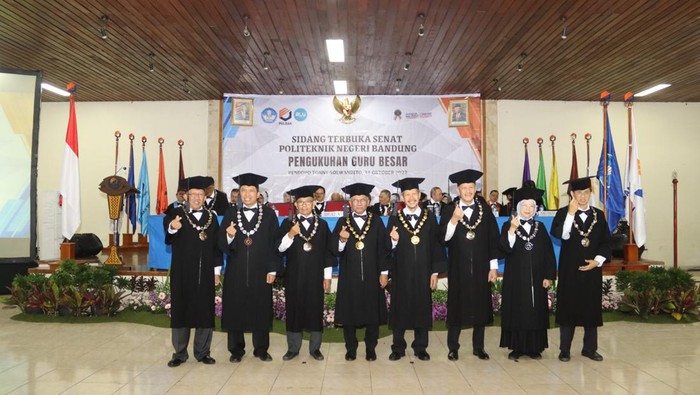 Politeknik Negeri Bandung (Polban) baru saja mengangkat empat guru besar.