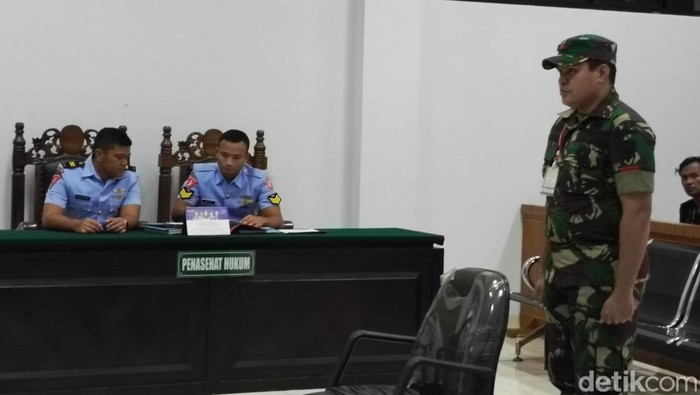 Pratu Richal saat mengikuti persidangan di Pengadilan Militer Medan