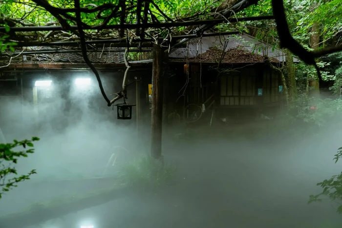 Resto Misterius Ini Ada di Gunung, Serasa Masuk Dunia Lain!