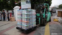 Kotak berisi logistik siap disalurkan untuk warga Gaza.