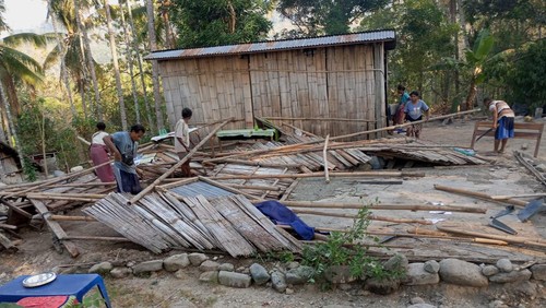 Rumah milik Nehemia Ndun (53) di RT 03, RW 02, Desa Honuk, Kecamatan Amfoang Barat Laut, Kabupaten Kupang, NTT, rata dengan tanah akibat gempa 6,6 M. (Dok Pemdes Honuk).