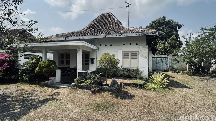 Rumah peninggalan Bapak Kamus Indonesia WJS Poerwadarminta di kota Yogyakarta