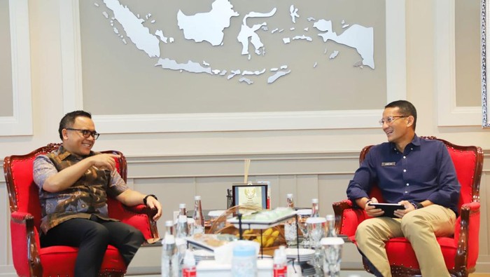 Sandi dan Azwar Anas
