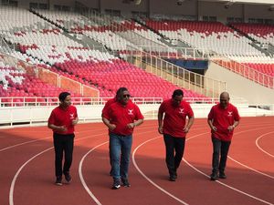 Hasto PDIP Siang-siang Lari di Stadion GBK, Kenapa?