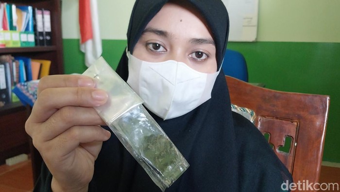 Siti Jumaita guru MI di DAu, Malang
