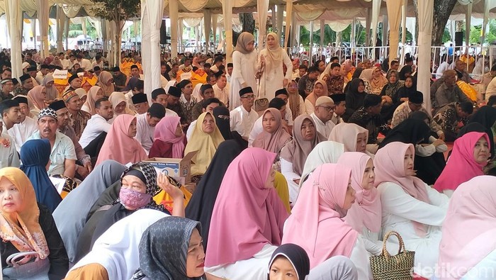Suasana maulid raya di Banda Aceh yang turut dihadiri turis dari Malaysia