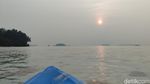 Potret Sunrise Pulau Seribu: Sedikit Buram, Banyak Syahdunya