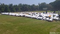 Bupati Banyuwangi Ipuk Fiestiandani mengungkapkan sholat tersebut diharapkan menjadi penguat keimanan dan memperkuat kerukunan bagi seluruh masyarakat.