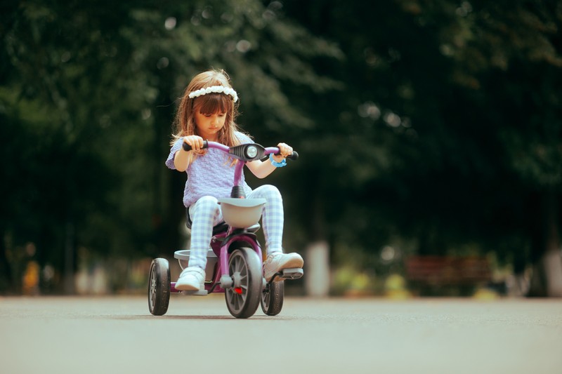 11 Rekomendasi Sepeda Anak Roda 3 yang Aman dan Bagus, Terbaik untuk Si Kecil