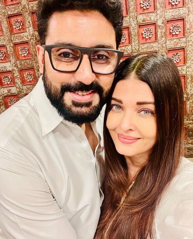 Tahun 2007, dia menikah dengan aktor Abhishek Bachchan yang merupakan putra dari aktor legendaris Amitabh Bachchan. Foto: dok. Instagram Aishwarya Rai