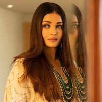 Tidak disangka bahwa Aishwarya Rai kini berusia 50. Inilah foto terbarunya yang diunggahnya di Instagram. Tampak wajahnya tidak berubah. Foto: dok. Instagram Aishwarya Rai