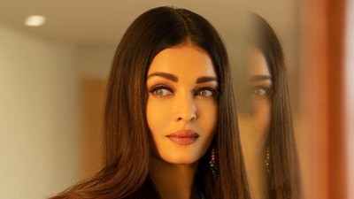 8 Potret Cantik Aishwarya Rai Tak Disangka Berusia 50, Wajahnya Tidak Berubah