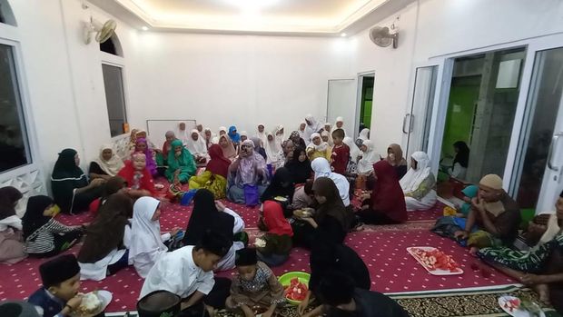 Aktivitas Aipda Agus Miswanto di Pesantren di Purbalingga