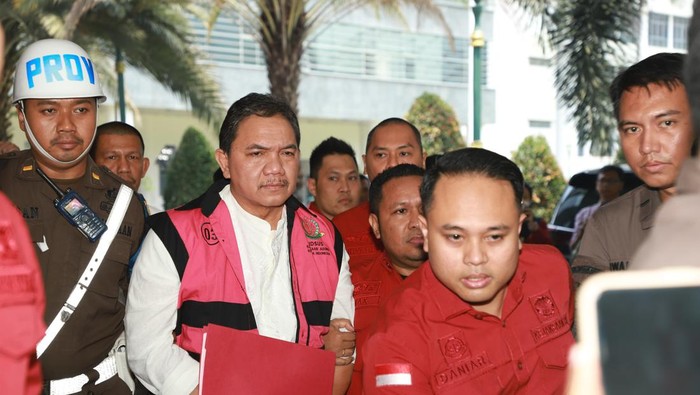 Anggota BPK Achsanul Qosasi Tersangka Kasus BTS (dok.Kejagung)