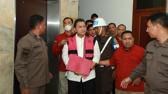 Anggota BPK Achsanul Qosasi Tersangka Kasus BTS (dok.Kejagung)