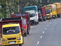 Ini Beda Truk Engkel, Tronton, Trintin, dan Trinton Berdasarkan Konfigurasi Rodanya