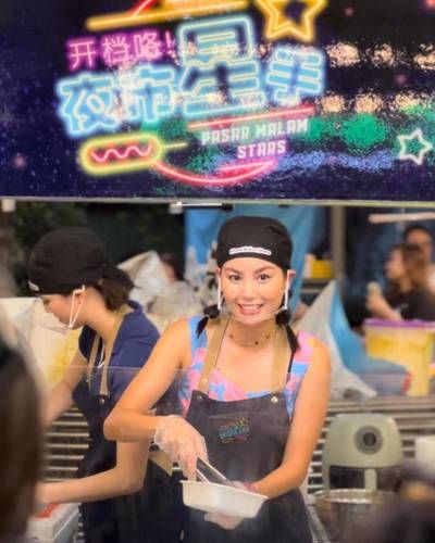 Seorang Artis Tertangkap Kamera Jual Makanan di Pasar, Ini Menunya