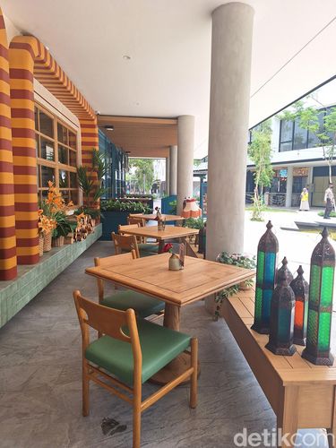 Barcelona Dining & Bar