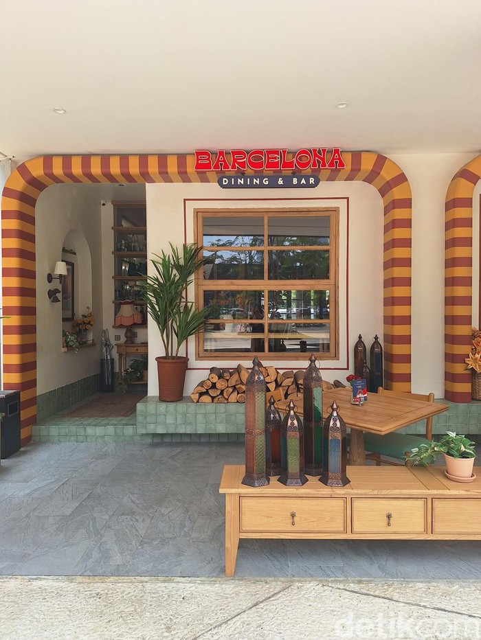 Barcelona Dining & Bar