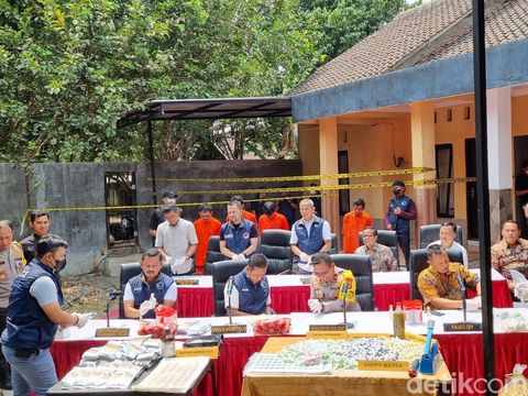 Bareskrim gerebek produsen kripik narkoba dan happy water di Banguntapan, Bantul, Jumat (3/11/2023).