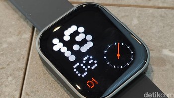 MF Watch Pro dilengkapi layar AMOLED 1,96 inch dengan dukungan Always-On Display (AOD), menawarkan kecerahan 600 nits. Foto: Adi Fida Rahman/detikINET
