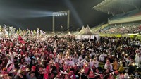 Mahfud Md mengajak lautan manusia untuk melantunkan selawat bersama-sama.