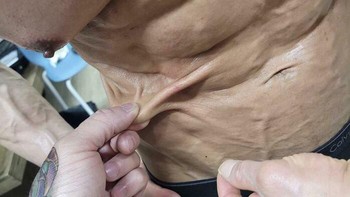 Foto pria dengan lemak tubuh rendah. Foto: Reddit via Boredpanda