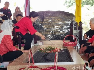Megawati Ajak Ganjar-Mahfud Ziarah Makam Bung Karno Wujud Ikhtiar Spiritual
