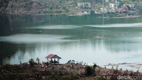 Kepala Badan Pertanahan Nasional (BPN) Kabupaten Lebak Aan Rosmana membenarkan bahwa masih ada sejumlah bidang tanah masyarakat yang belum terbayarkan oleh Negara yang terkena dampak pembebasan waduk karian di Kabupaten Lebak, Banten. Sejak Juni 2023, pembangunan Bendungan Karian dinyatakan sudah memasuki progres 90,22%.