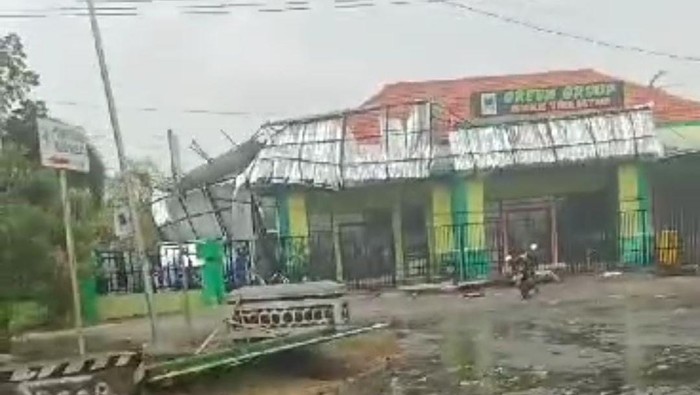 hujan angin di Madiun