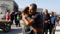 Sebelum perang antara Israel dan Hamas pecah awal bulan ini, menurut COGAT, otoritas Tel Aviv menerbitkan izin kerja untuk sekitar 18.500 warga Jalur Gaza. COGAT merupakan badan pertahanan Israel yang bertanggung jawab atas urusan sipil Palestina.  