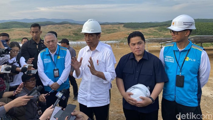 Presiden Joko Widodo (Jokowi) resmikan PLTS di IKN. (Niken Dwi Sitoningrum)