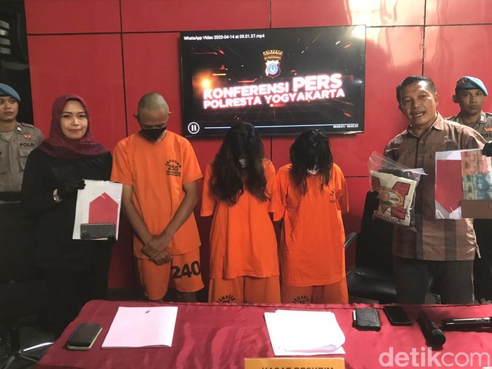 Jumpa pers kasus tindak pidana perdagangan orang (TPPO) di Mapolresta Jogja, Jumat (3/11/2023).