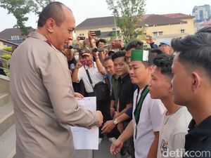 Mahasiswa Sumsel Demo Desak Kapolda Tangkap Perusahaan Penyebab Karhutla