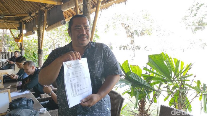 Ida Bagus Putu Agung, ketua tim kuasa hukum pelapor dan penggugat Kelian Desa Adat Bugbug.