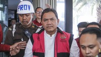 Ia diduga menerima aliran dana sebesar Rp 40 miliar.  