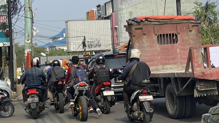 Kemacetan di Mampang, Depok